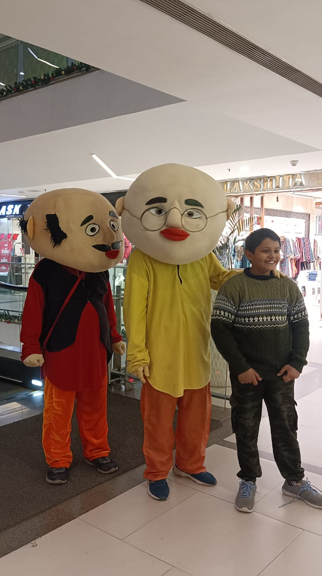 Magician & Mascot Visit at VR Ambarsar (23rd Dec 2023)